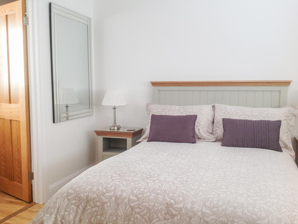 The Hideaway Villa Verwood Bagian luar foto