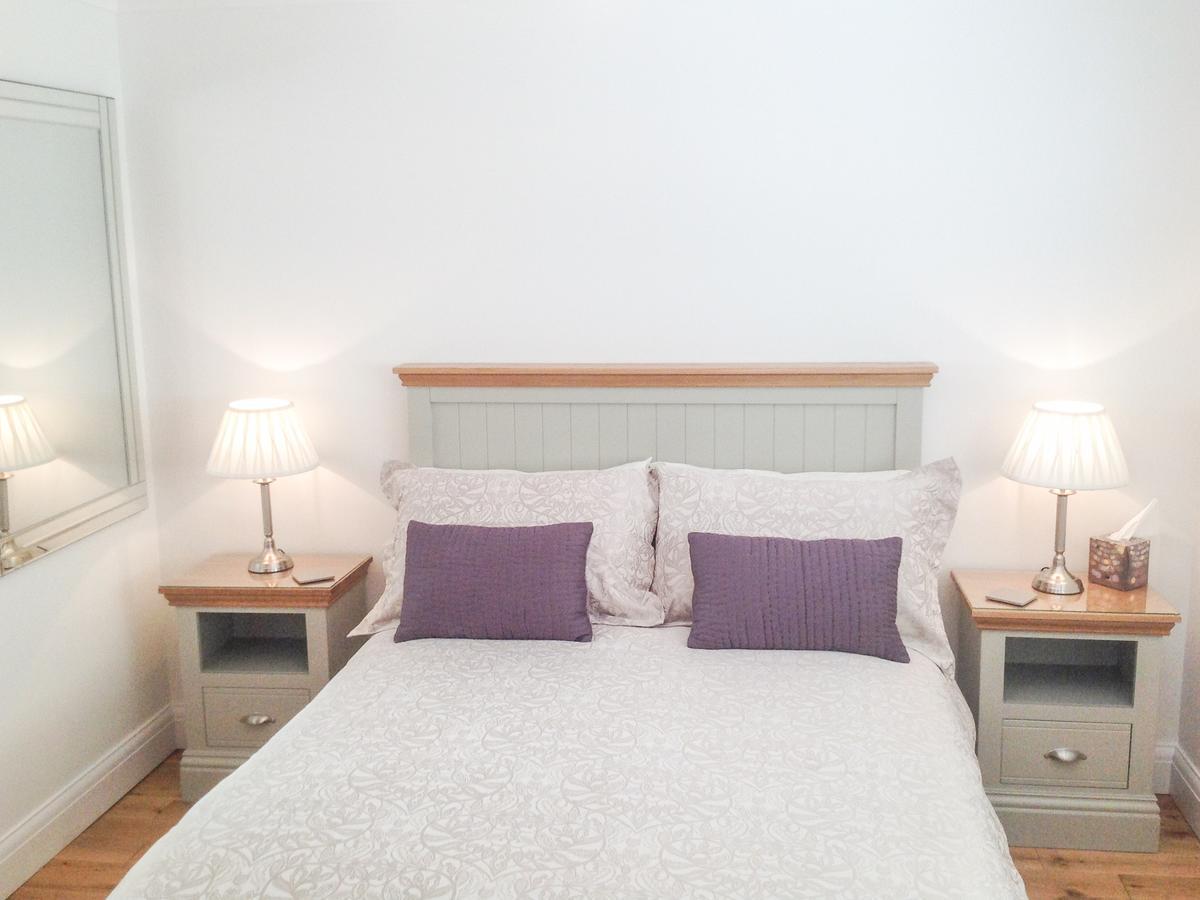 The Hideaway Villa Verwood Bagian luar foto